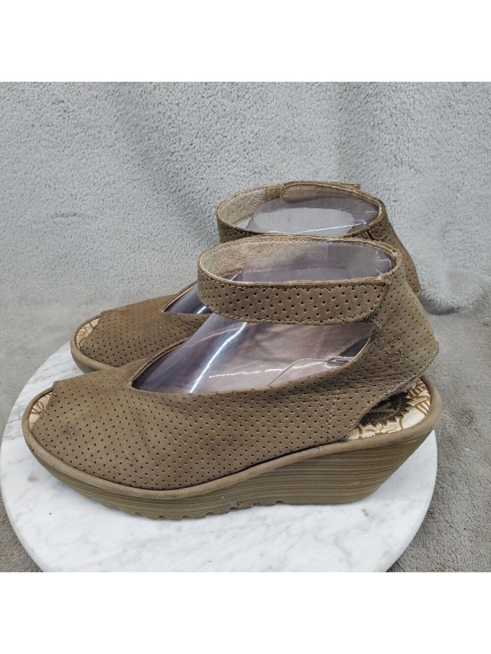 Fly London Shoes Womens Size EU 38 US 7.5 Yala Tan Leather Wedge Sandals *Read*